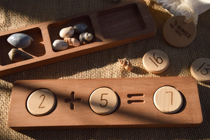 Reversible Counting Tray and Tokens